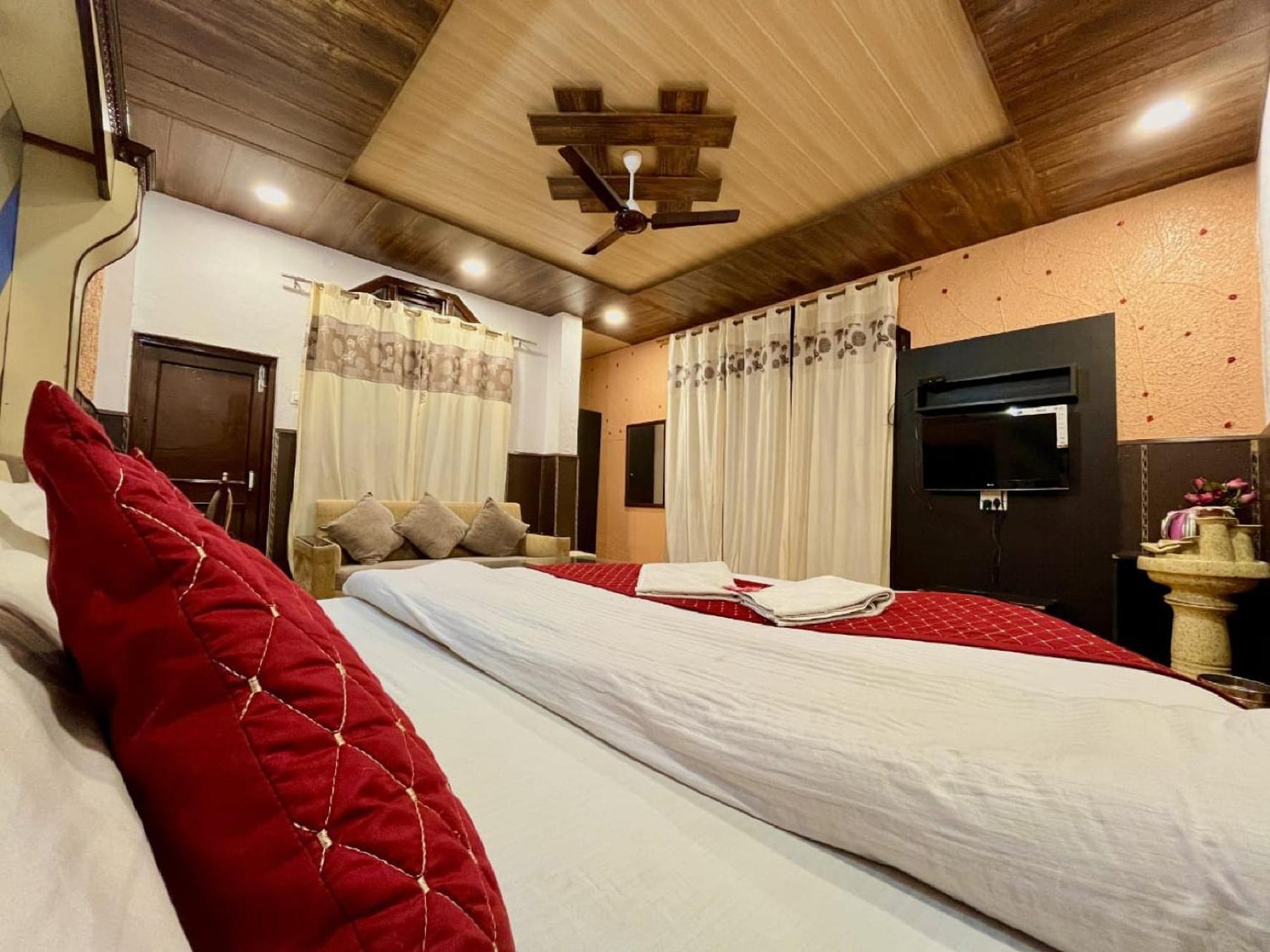 Sparkle Star Resort Khajjiar ภายนอก รูปภาพ