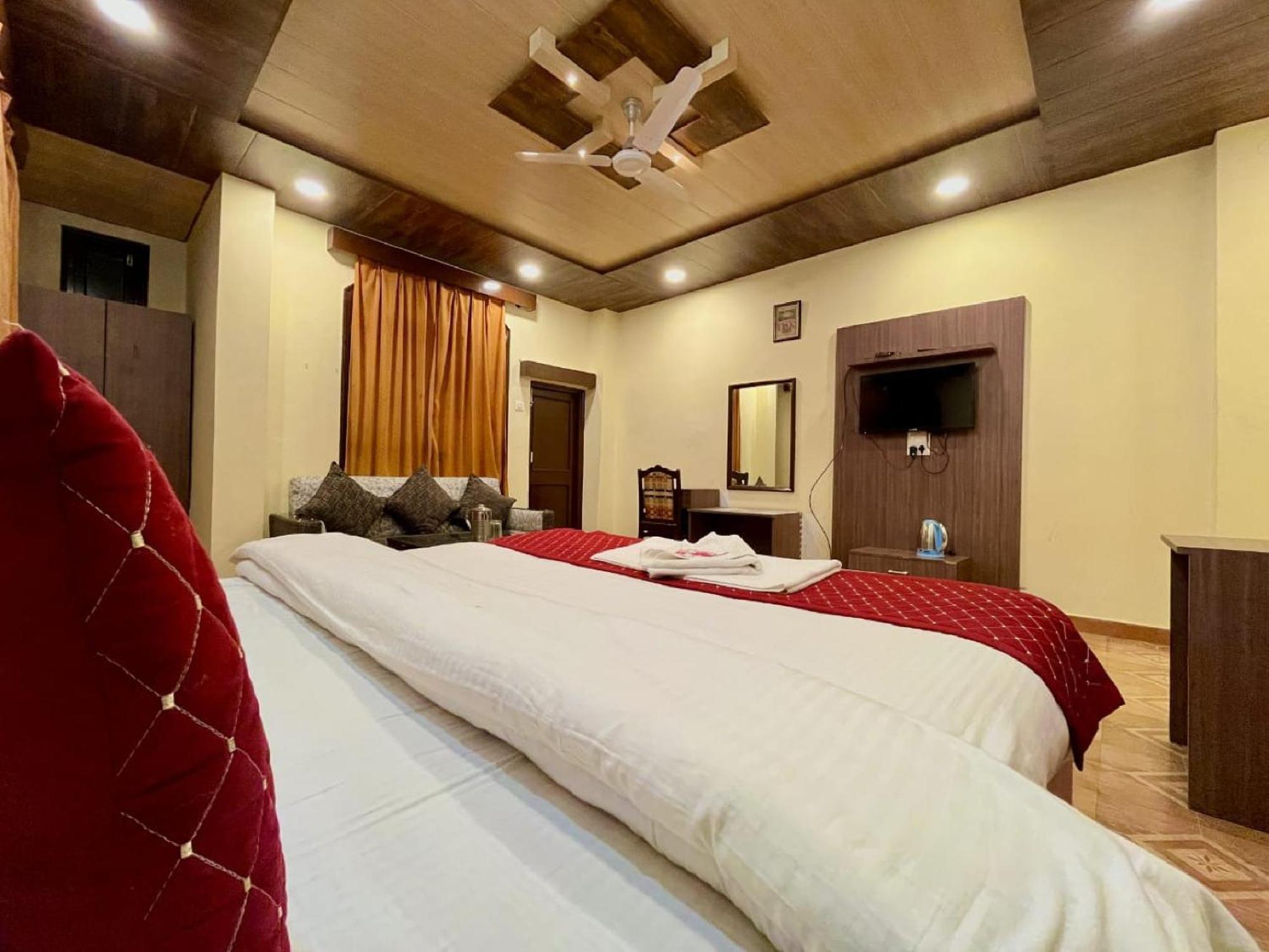 Sparkle Star Resort Khajjiar ภายนอก รูปภาพ